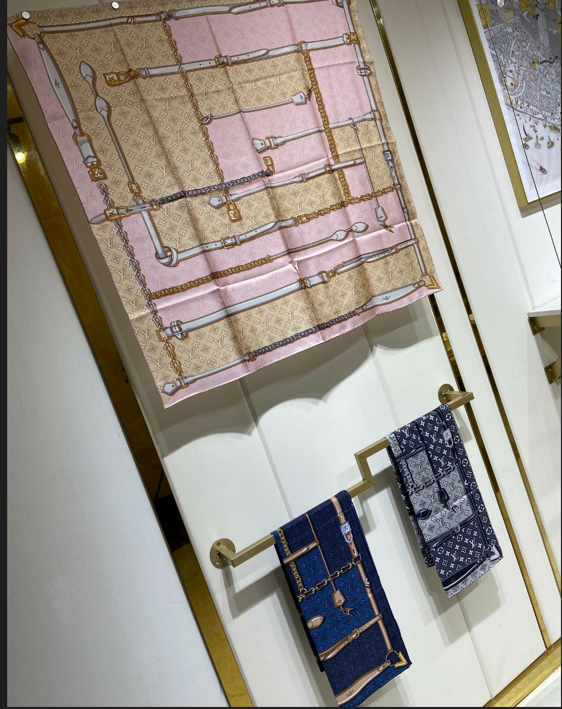Versatility Redefined: Fashion-Forward Silk Scarf for Every Outfit in Your Closet