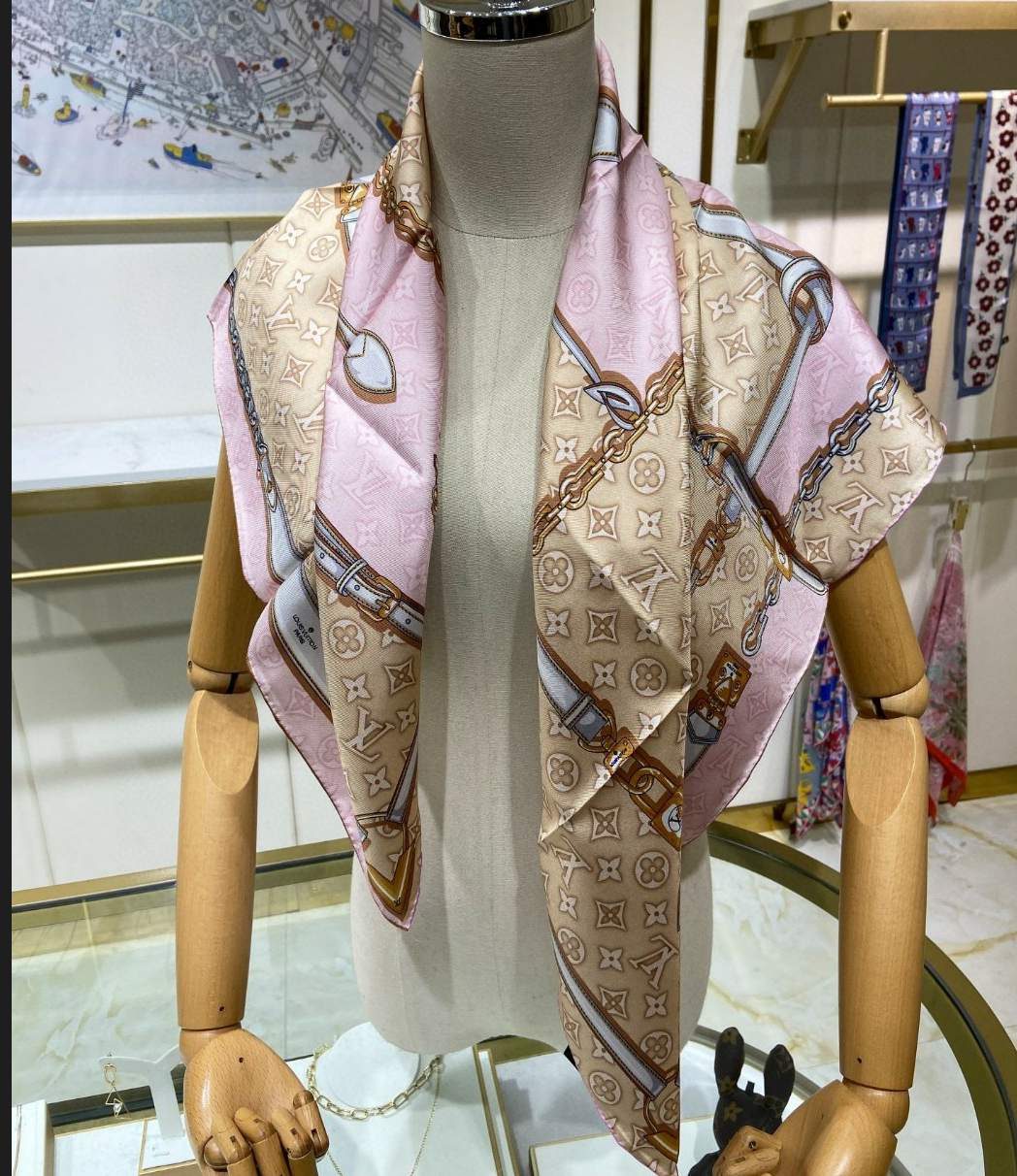 Versatility Redefined: Fashion-Forward Silk Scarf for Every Outfit in Your Closet