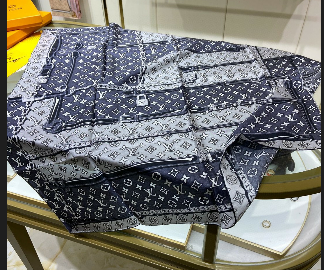 Versatility Redefined: Fashion-Forward Silk Scarf for Every Outfit in Your Closet