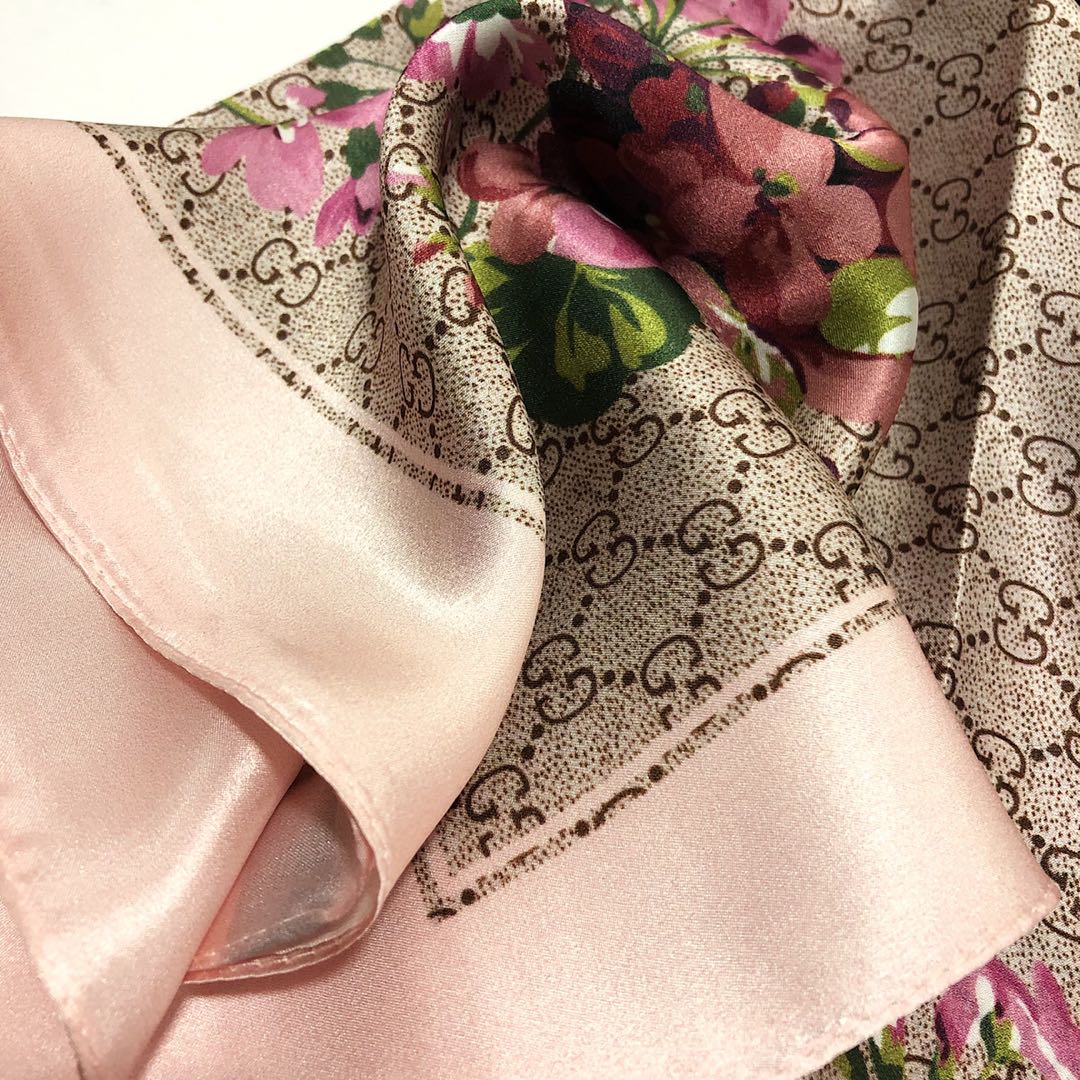 On-Trend & Adaptable: High-Quality Silk Scarf to Elevate Casual & Formal Looks