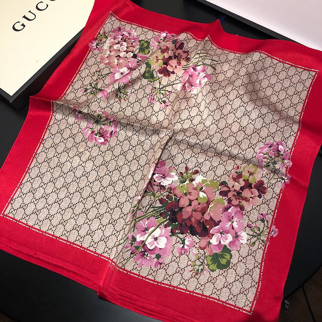 On-Trend & Adaptable: High-Quality Silk Scarf to Elevate Casual & Formal Looks