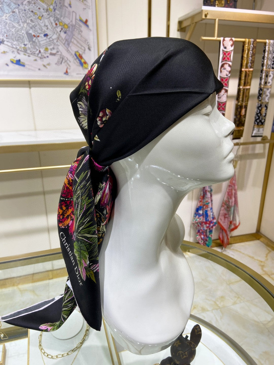 Fashionable Silk Scarf: Versatile Style That Transitions From Day to Night