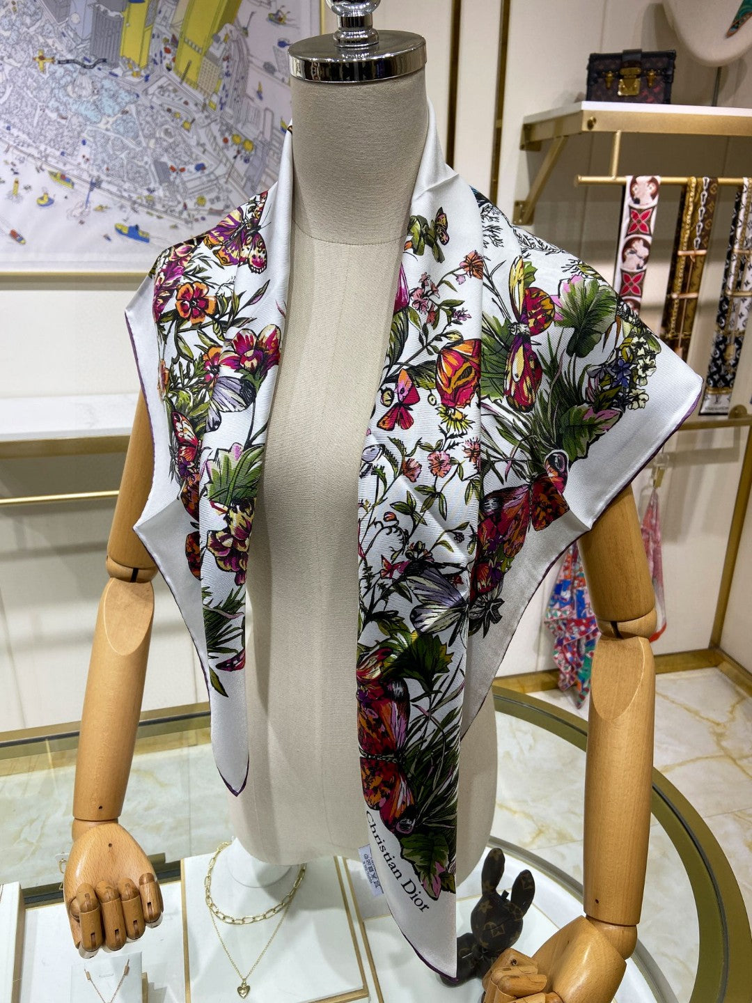Fashionable Silk Scarf: Versatile Style That Transitions From Day to Night