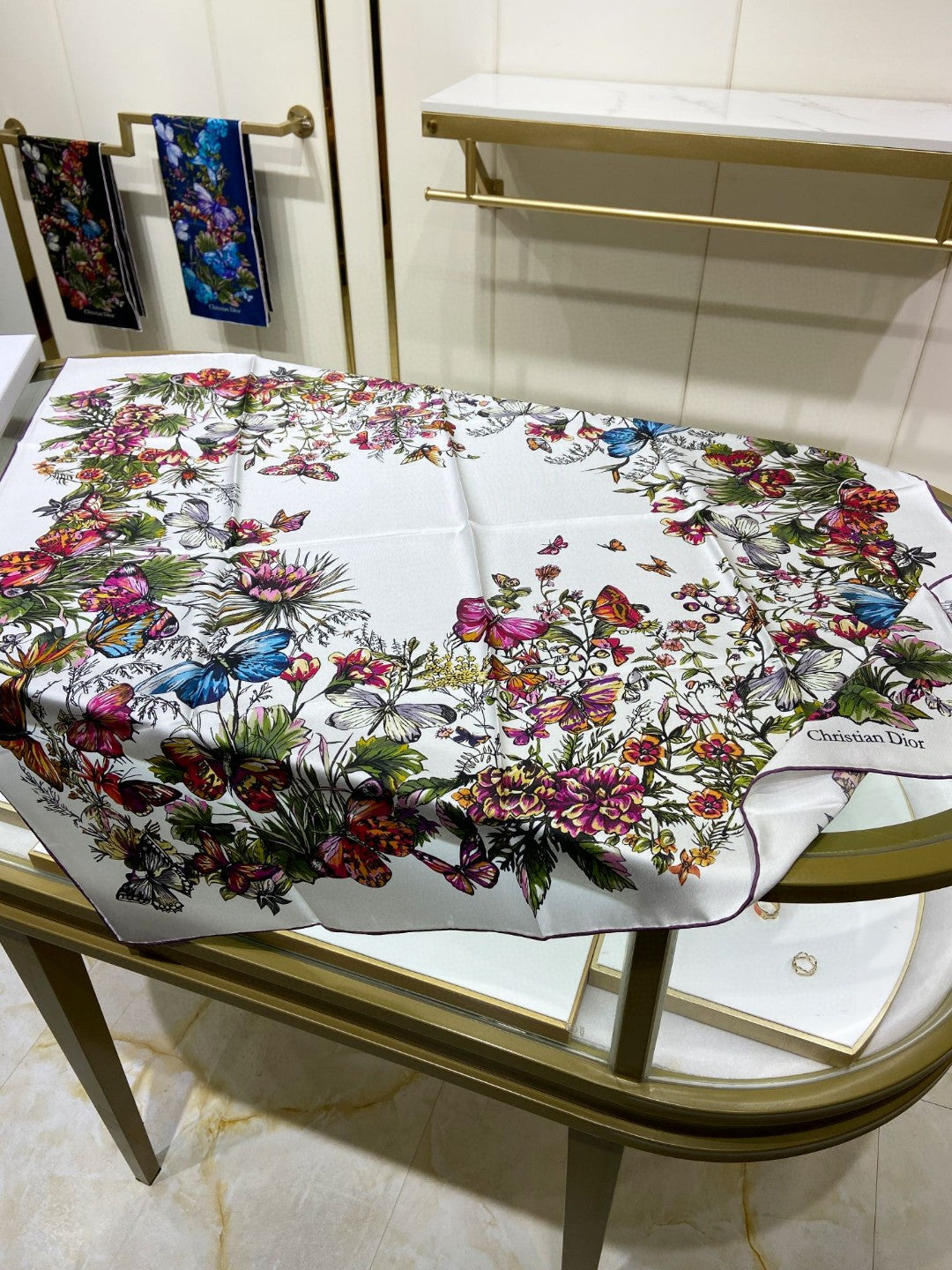Fashionable Silk Scarf: Versatile Style That Transitions From Day to Night