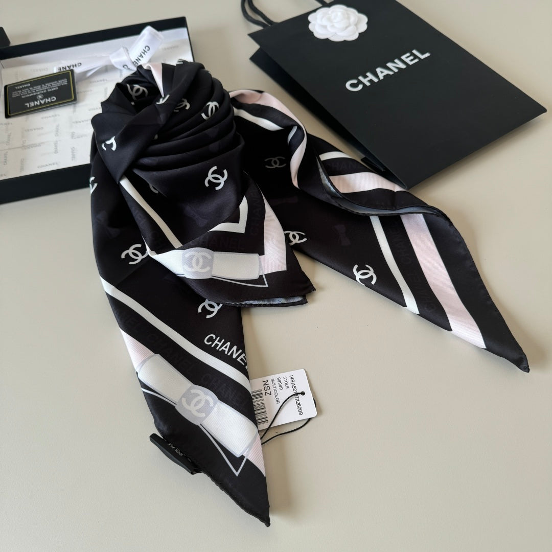 Versatile Silk Scarf: The Ultimate Accessory for Trendy Daily Outfits