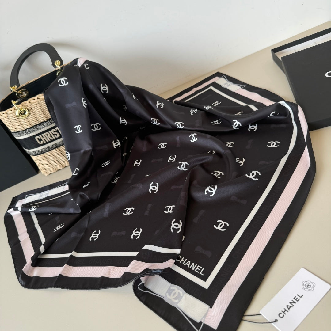 Versatile Silk Scarf: The Ultimate Accessory for Trendy Daily Outfits
