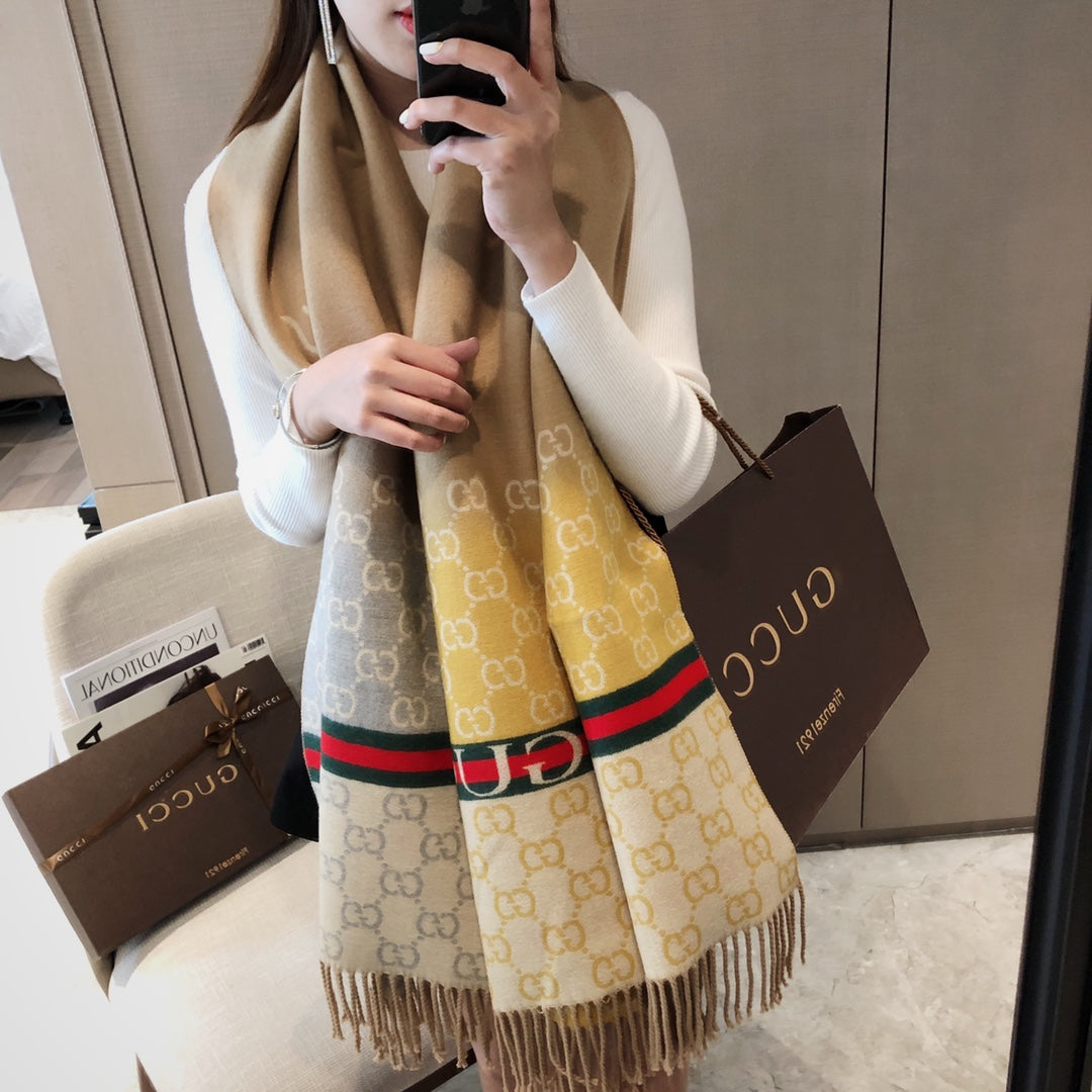 Handmade Cashmere Scarf: Artisanal Craftsmanship for Unmatched Softness