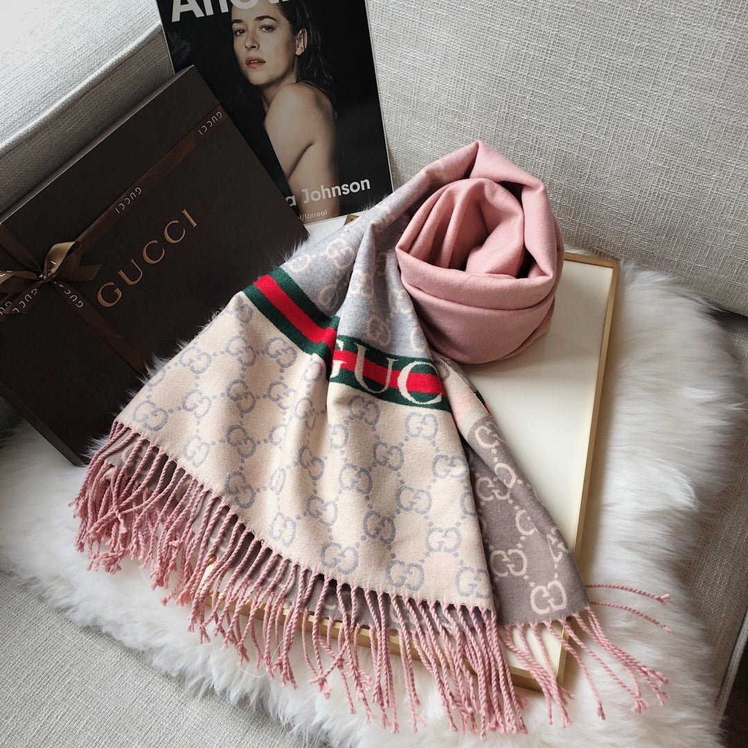 Handmade Cashmere Scarf: Artisanal Craftsmanship for Unmatched Softness