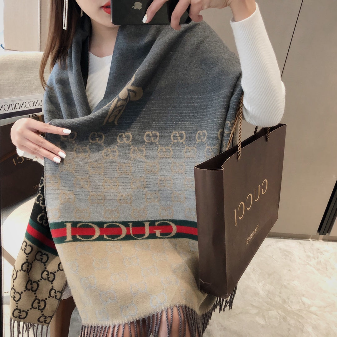Handmade Cashmere Scarf: Artisanal Craftsmanship for Unmatched Softness