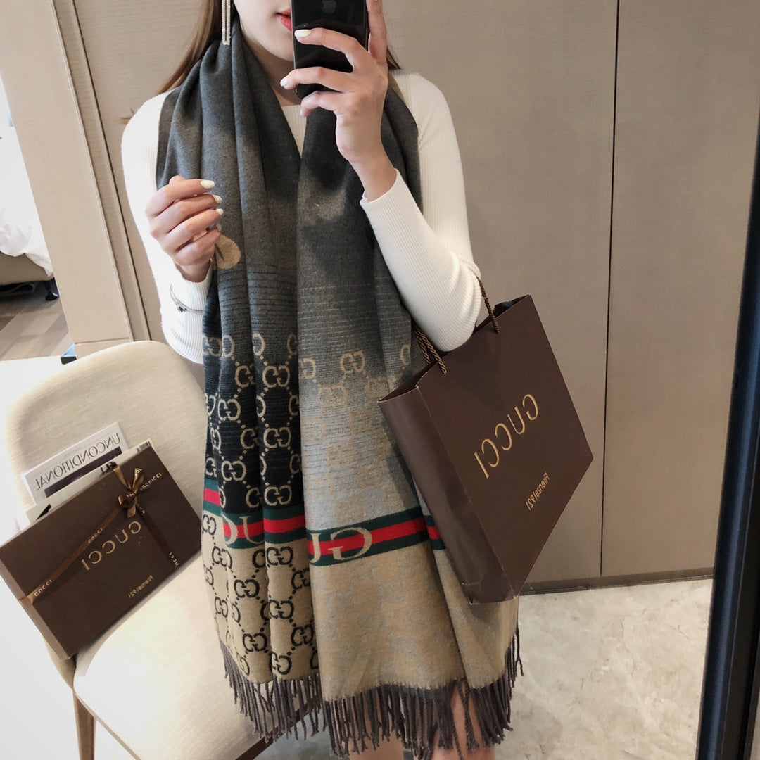 Handmade Cashmere Scarf: Artisanal Craftsmanship for Unmatched Softness