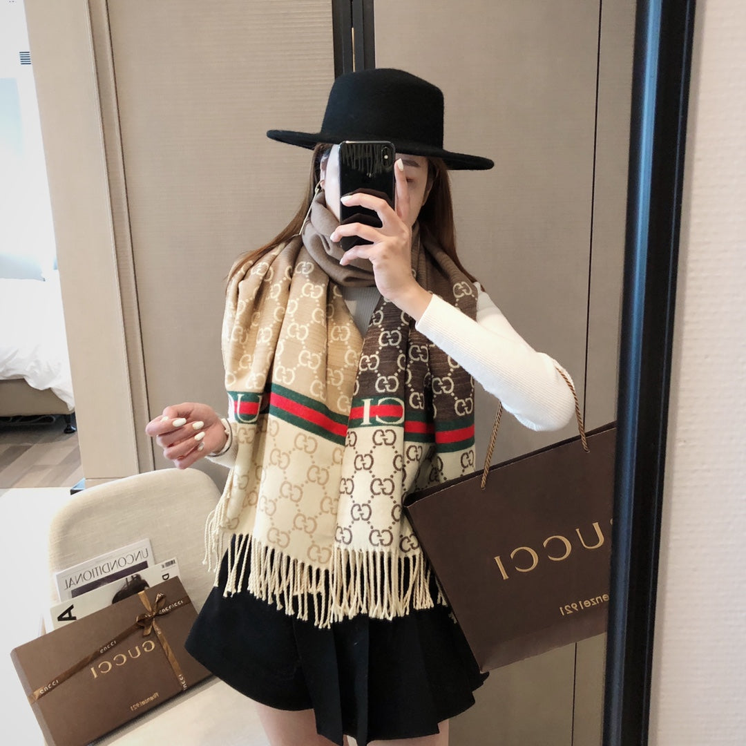 Handmade Cashmere Scarf: Artisanal Craftsmanship for Unmatched Softness