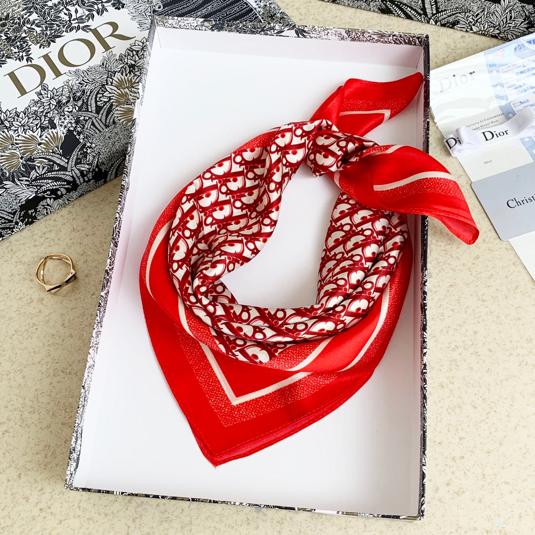 Mix & Match Magic: (Versatile) Silk Scarves for Daily Chic