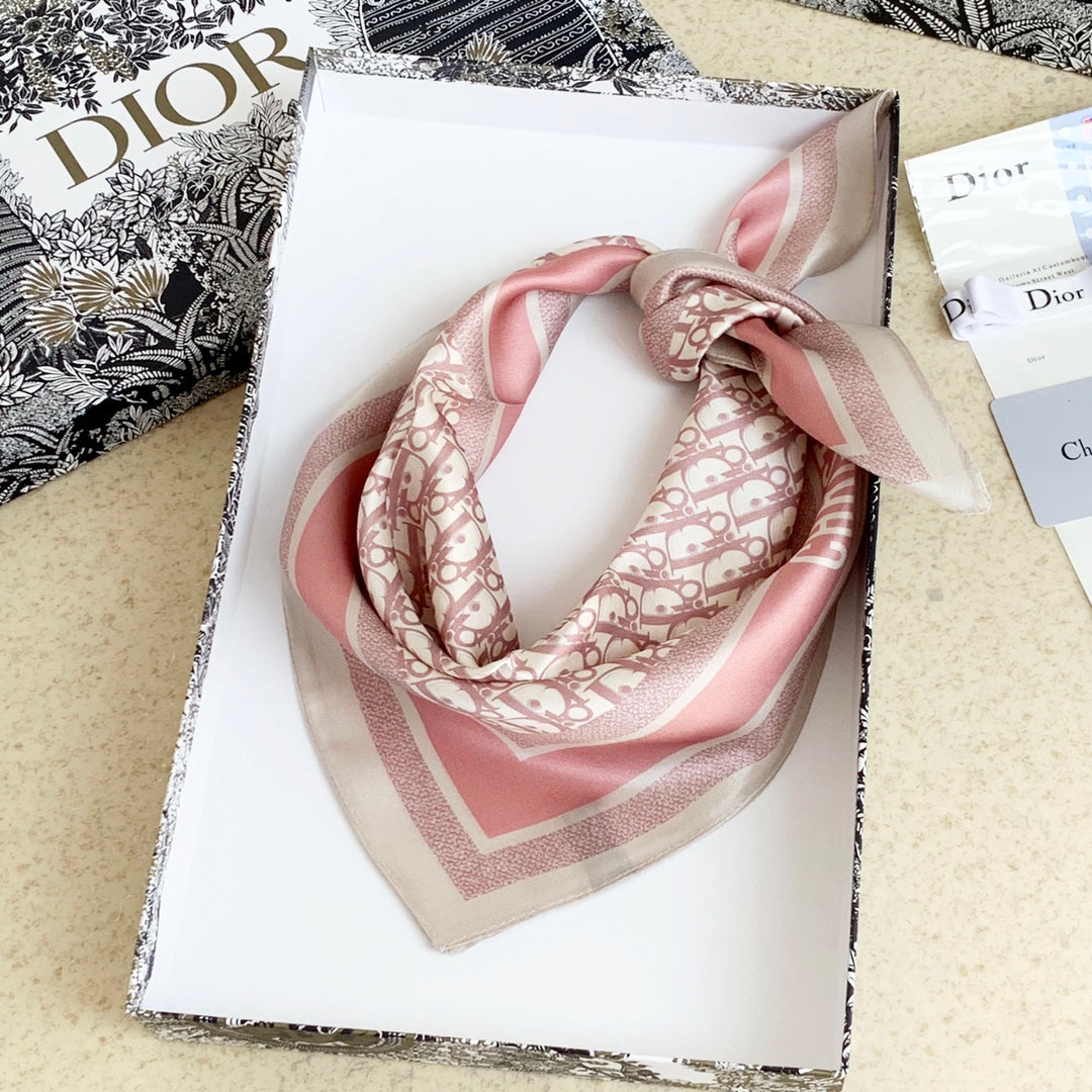 Mix & Match Magic: (Versatile) Silk Scarves for Daily Chic
