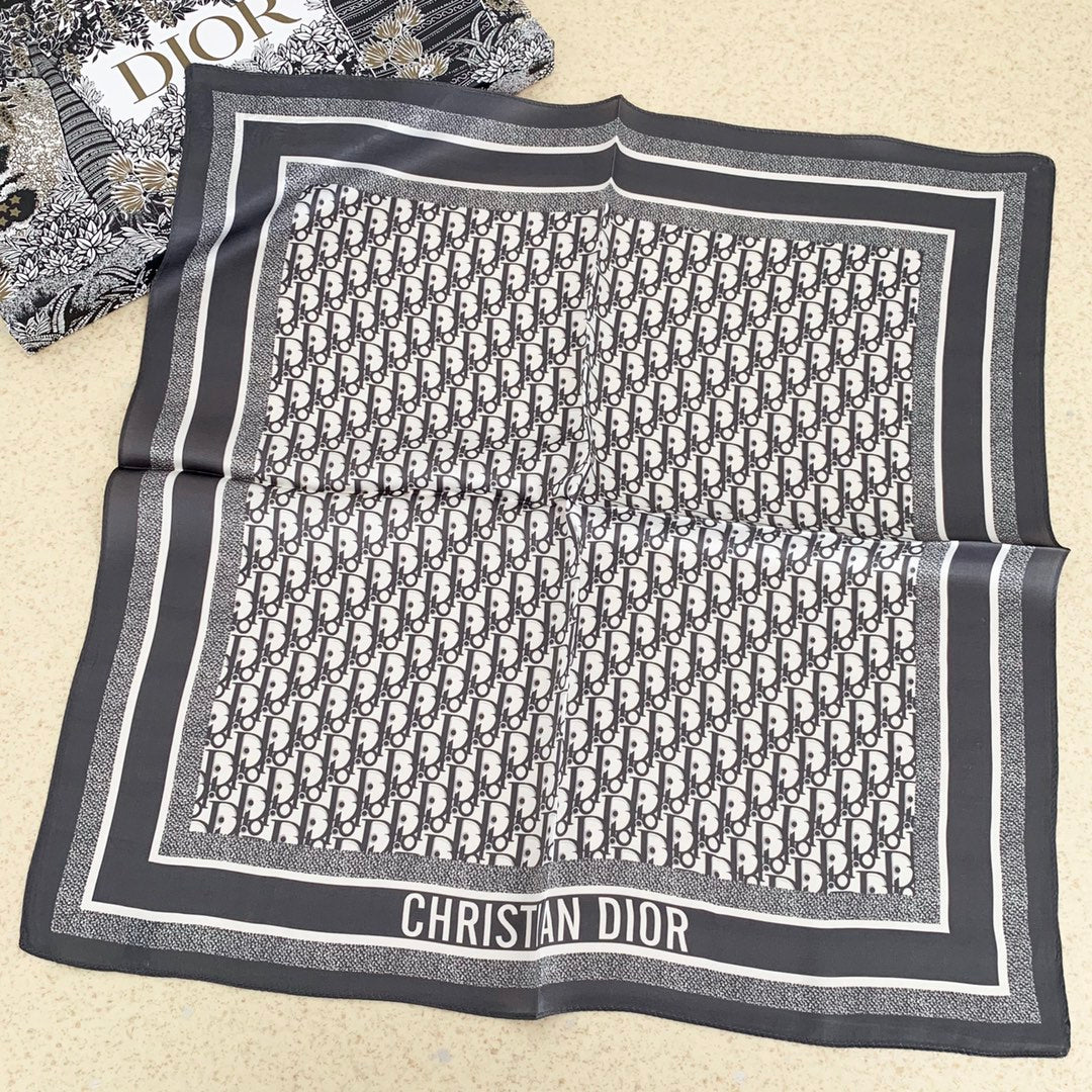 Mix & Match Magic: (Versatile) Silk Scarves for Daily Chic