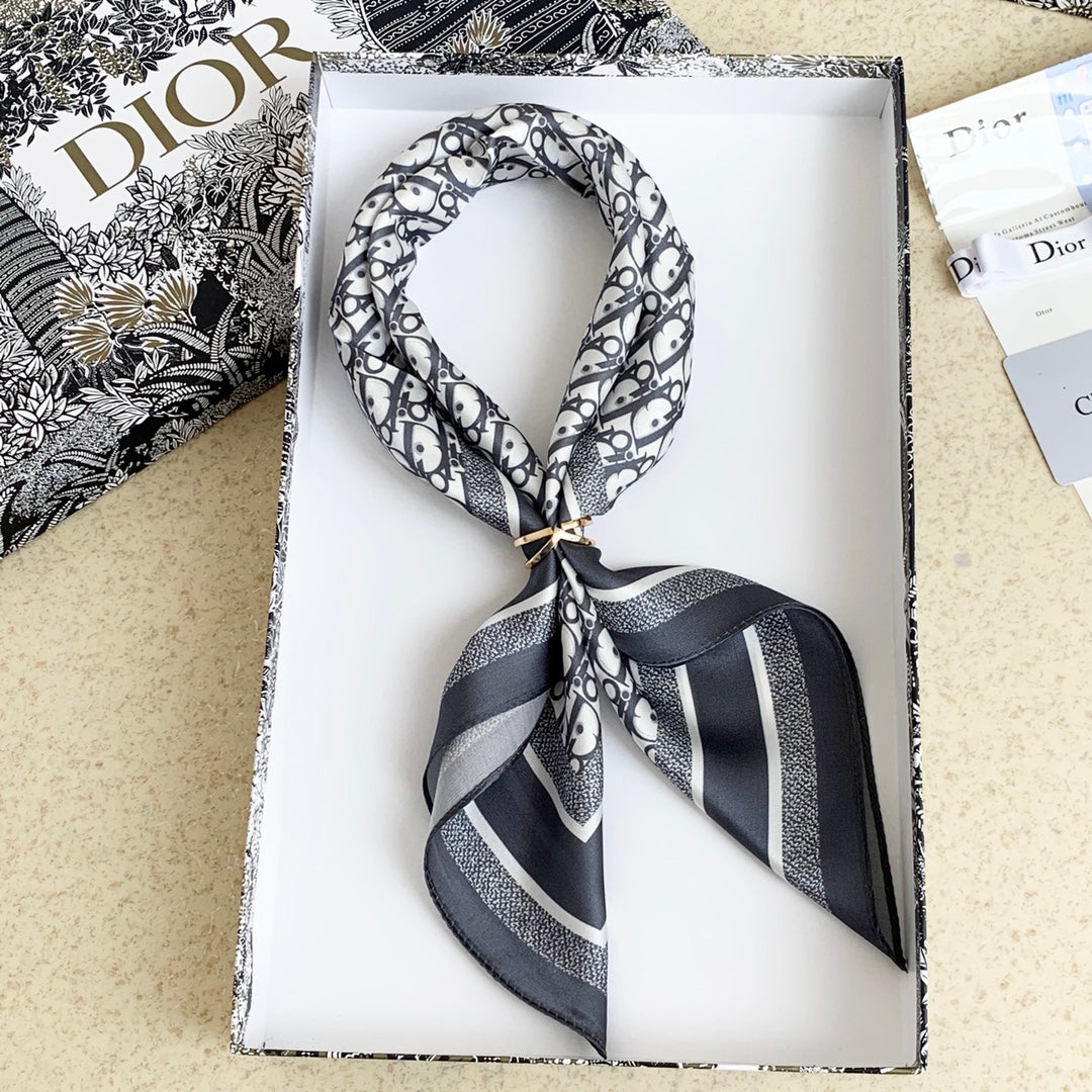 Mix & Match Magic: (Versatile) Silk Scarves for Daily Chic