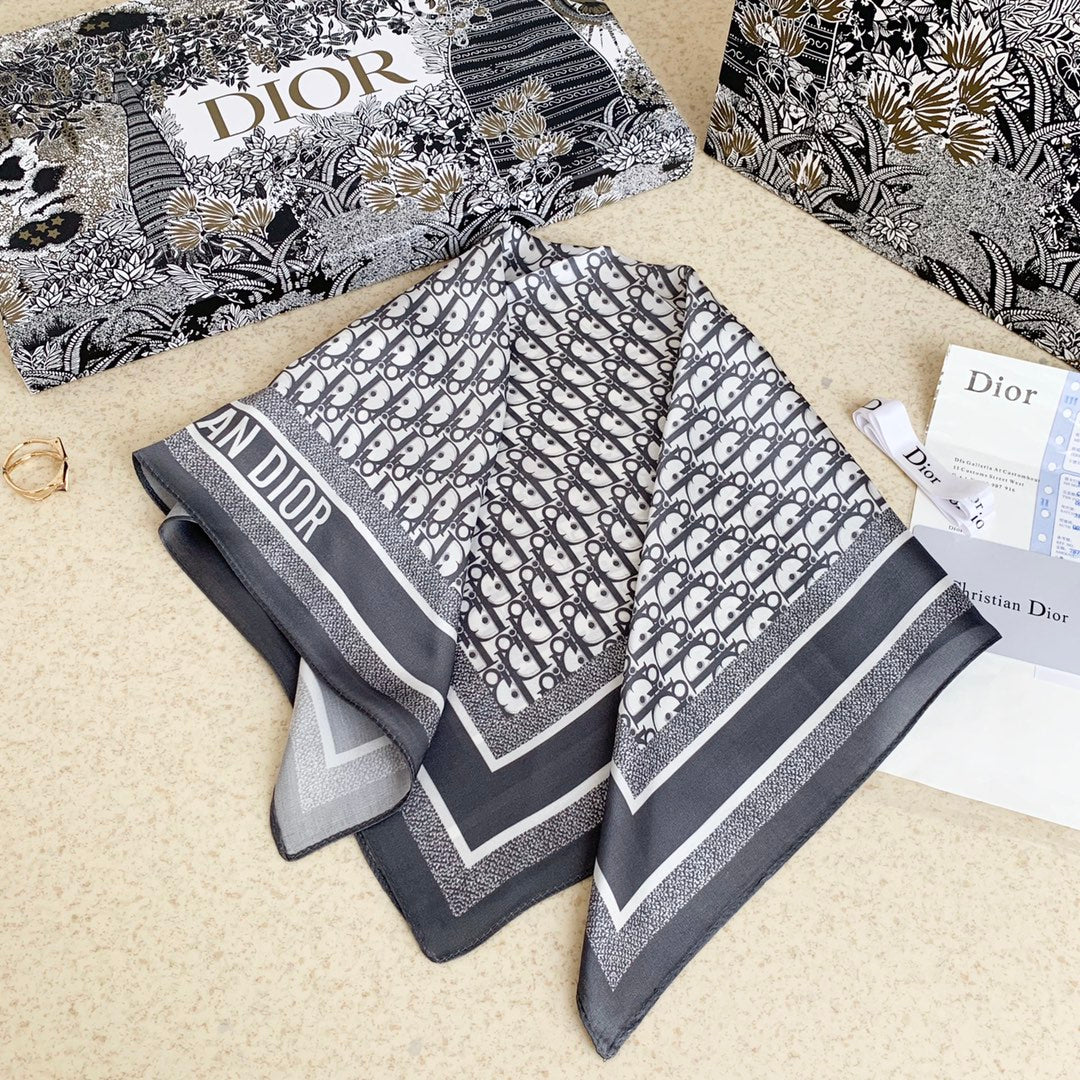 Mix & Match Magic: (Versatile) Silk Scarves for Daily Chic