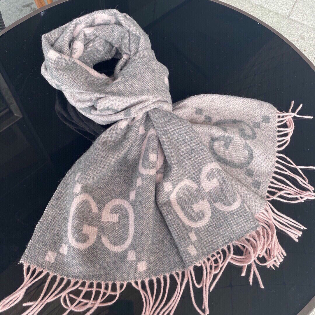 Neutral Tone Cashmere Scarf – Versatile Accessory for Daily Outfits & Special Occasions