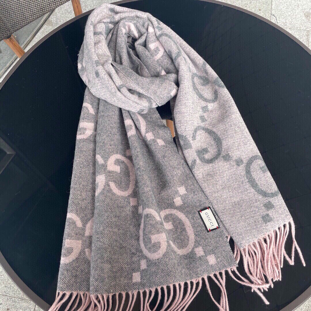Neutral Tone Cashmere Scarf – Versatile Accessory for Daily Outfits & Special Occasions
