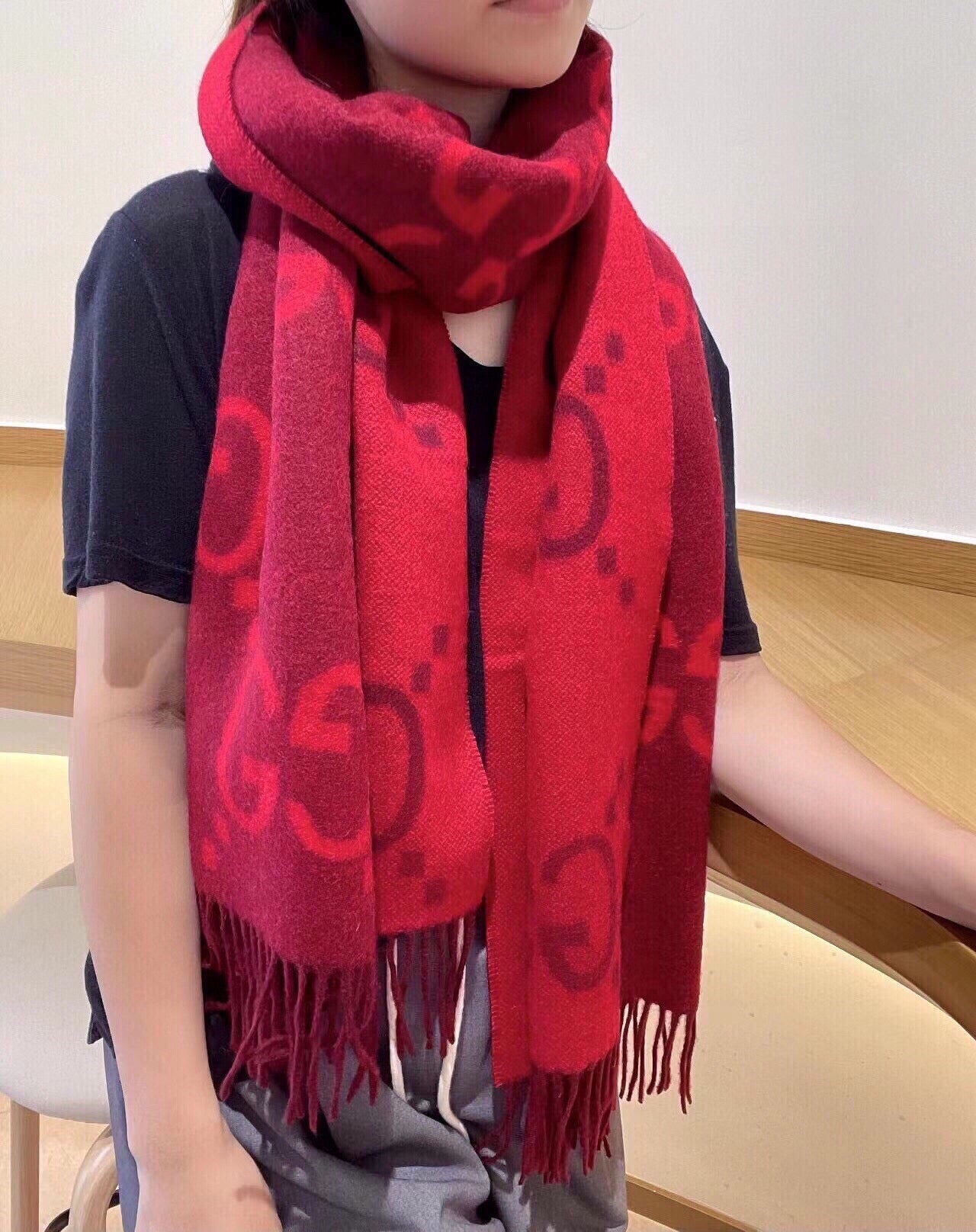 Neutral Tone Cashmere Scarf – Versatile Accessory for Daily Outfits & Special Occasions