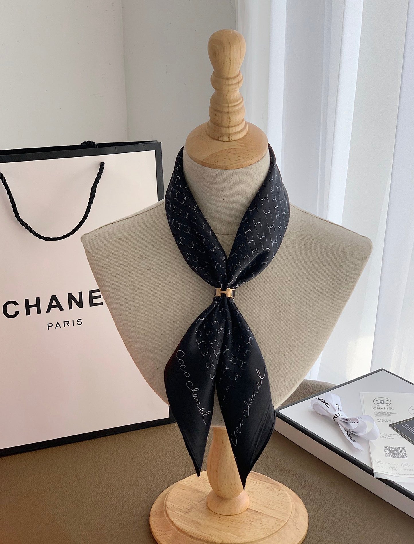 Wardrobe Essential: Multi-Style Silk Scarves for Effortless Fashion