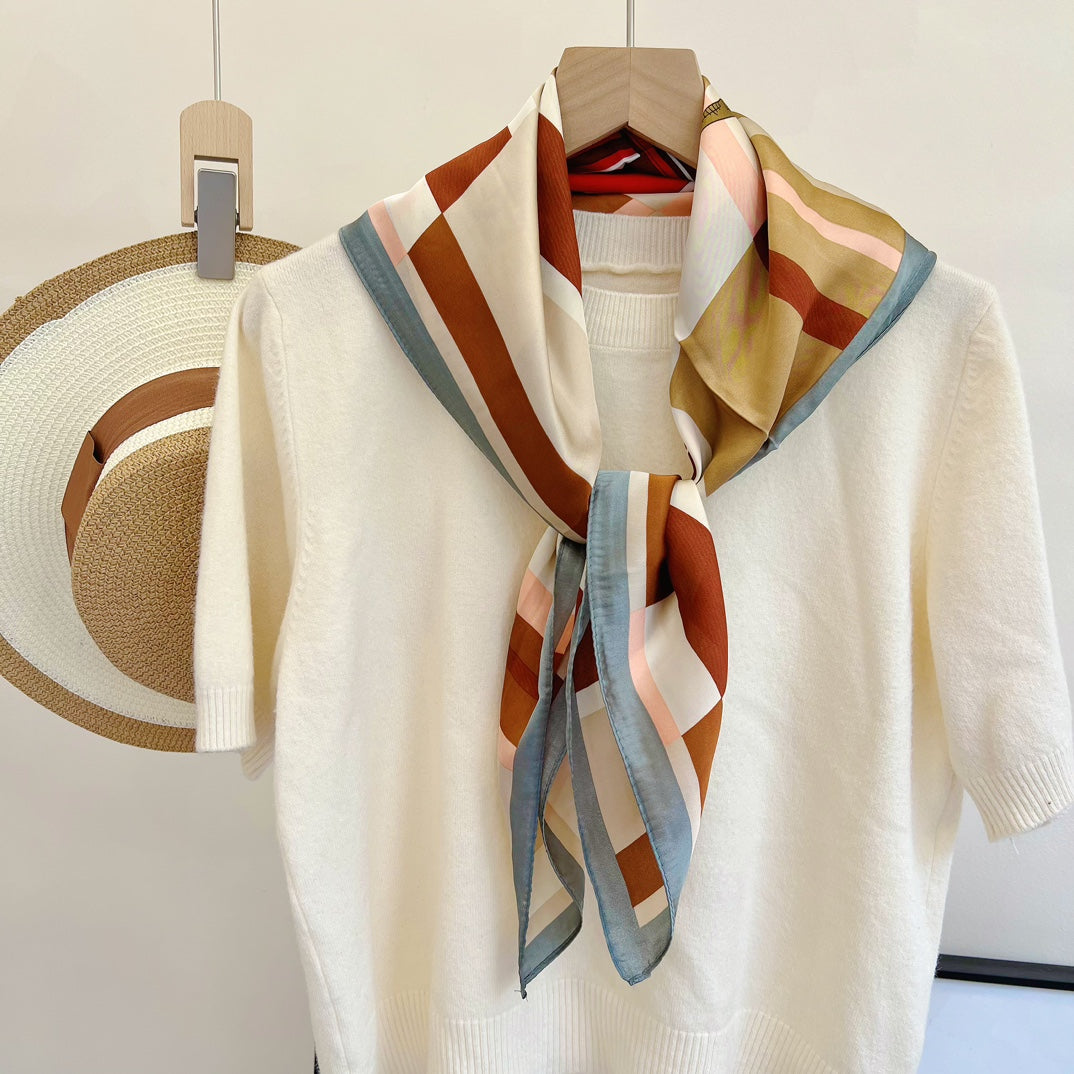 Minimalist Glam: Versatile Silk Scarf – The Ultimate Accessory for Effortless Fashion