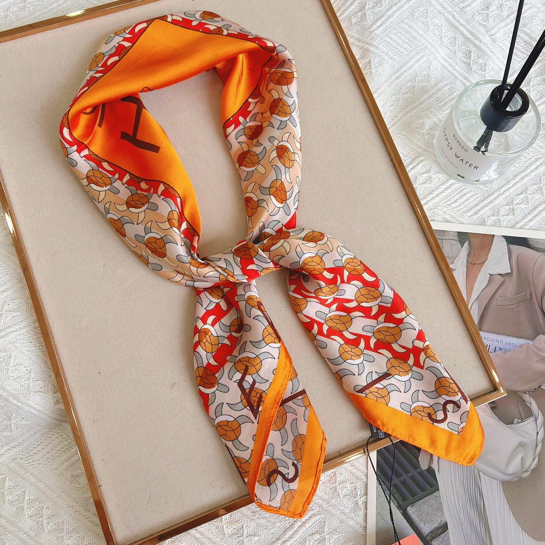 Seasonless Style: Trendy Silk Scarf – Perfect for Spring, Summer, Fall & Winter