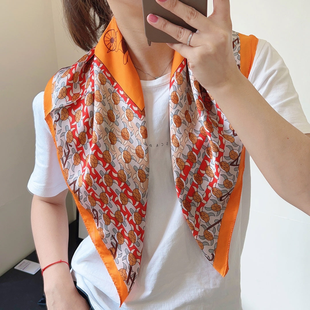 Seasonless Style: Trendy Silk Scarf – Perfect for Spring, Summer, Fall & Winter