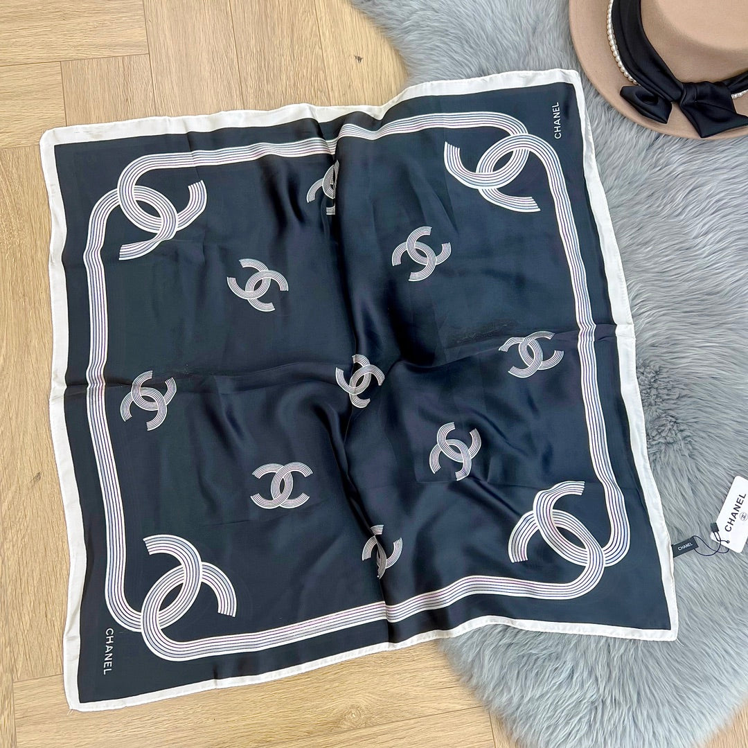 Elevate Any Outfit: Must-Have Trendy Silk Scarf for Daily Style
