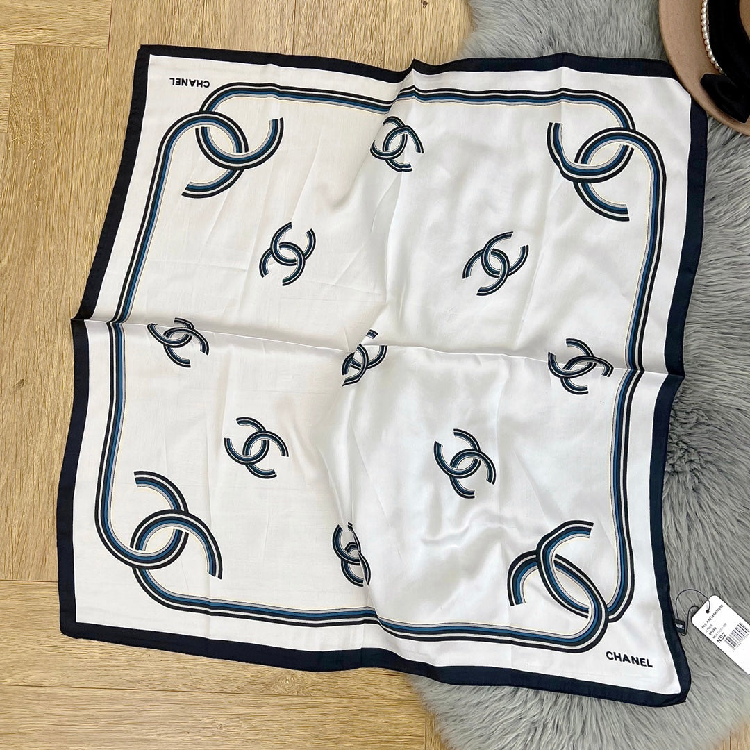 Elevate Any Outfit: Must-Have Trendy Silk Scarf for Daily Style