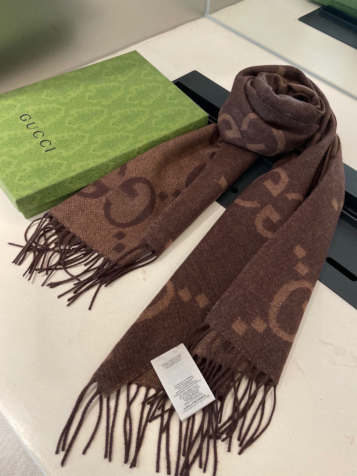 Neutral Tone Cashmere Scarf – Versatile Accessory for Daily Outfits & Special Occasions