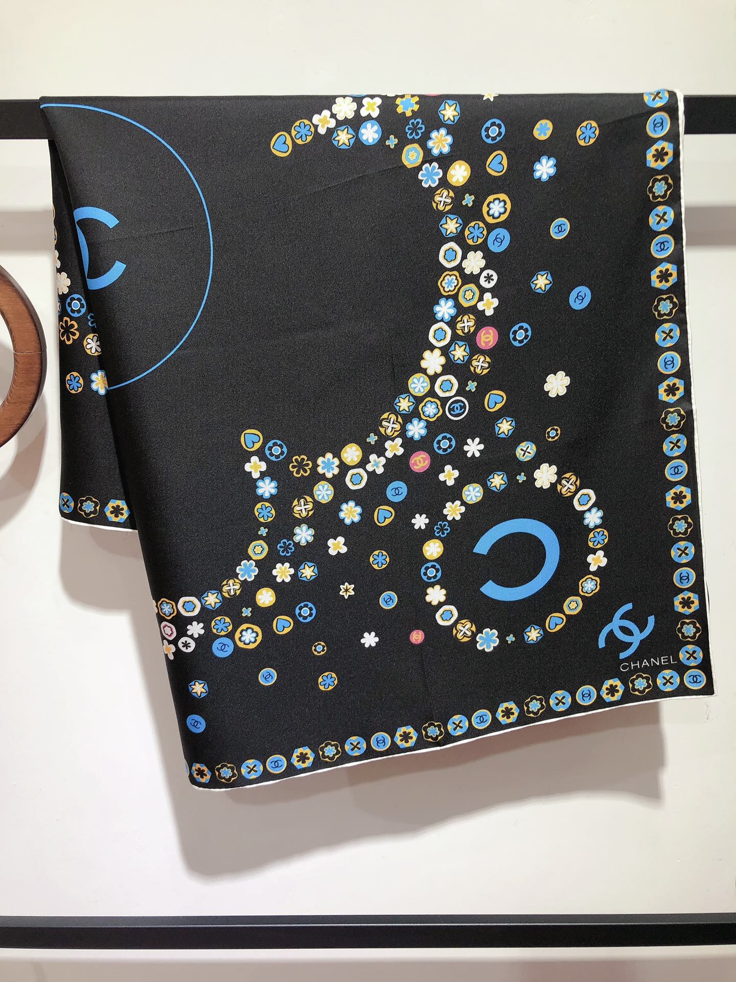 Trend-Forward & Timeless: Multipurpose Silk Scarf for Effortless Fashion Statements