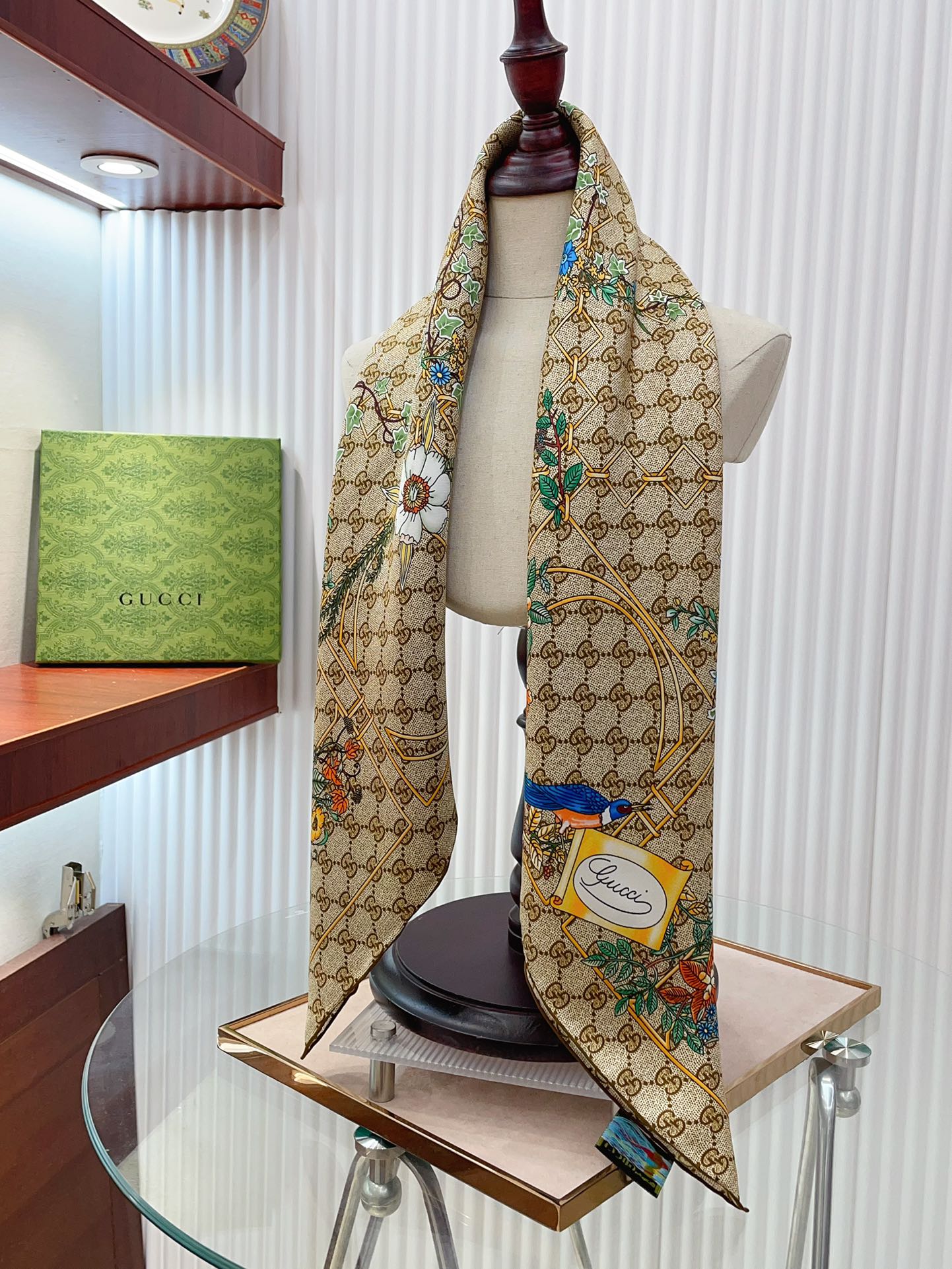 Trend-Ready Silk Scarf: Multipurpose Appeal for Casual & Dressy Looks