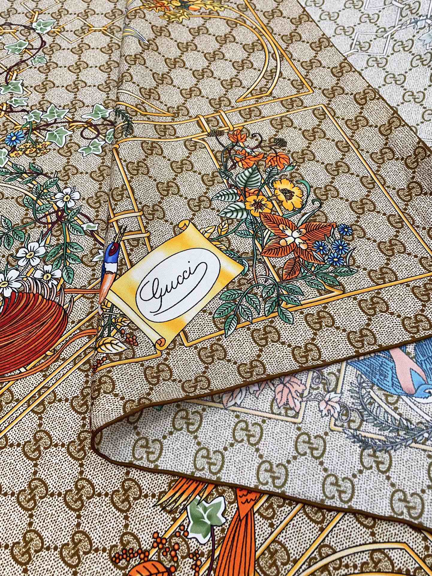 Trend-Ready Silk Scarf: Multipurpose Appeal for Casual & Dressy Looks