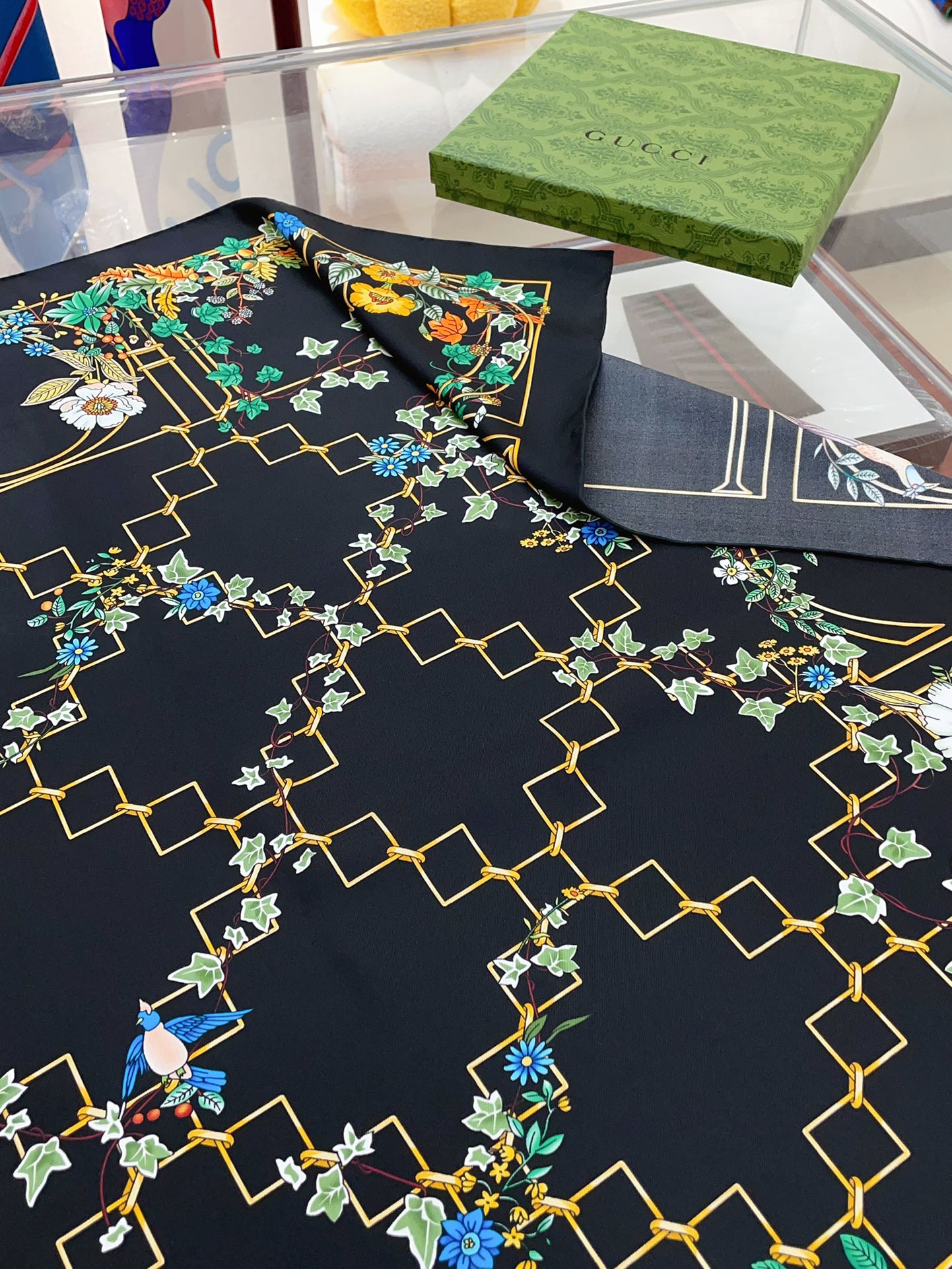 Trend-Ready Silk Scarf: Multipurpose Appeal for Casual & Dressy Looks