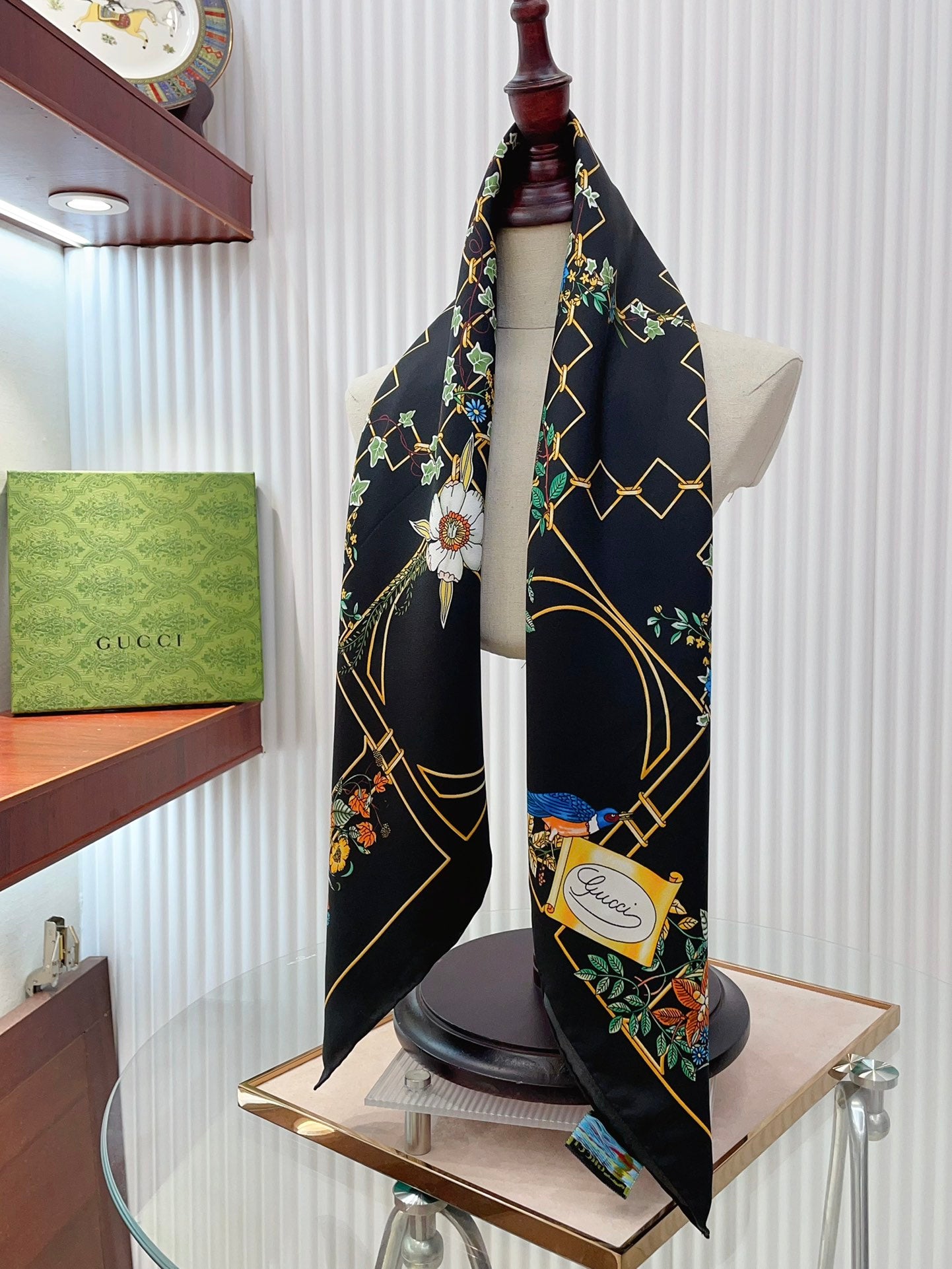 Trend-Ready Silk Scarf: Multipurpose Appeal for Casual & Dressy Looks