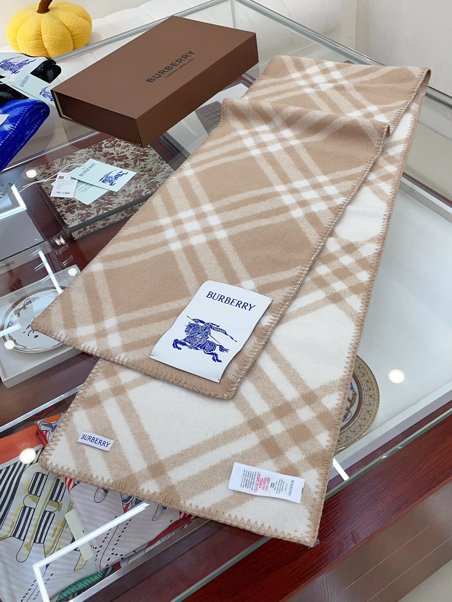 Cashmere Blend Scarf: Softness of Cashmere with Added Durability for Daily Use