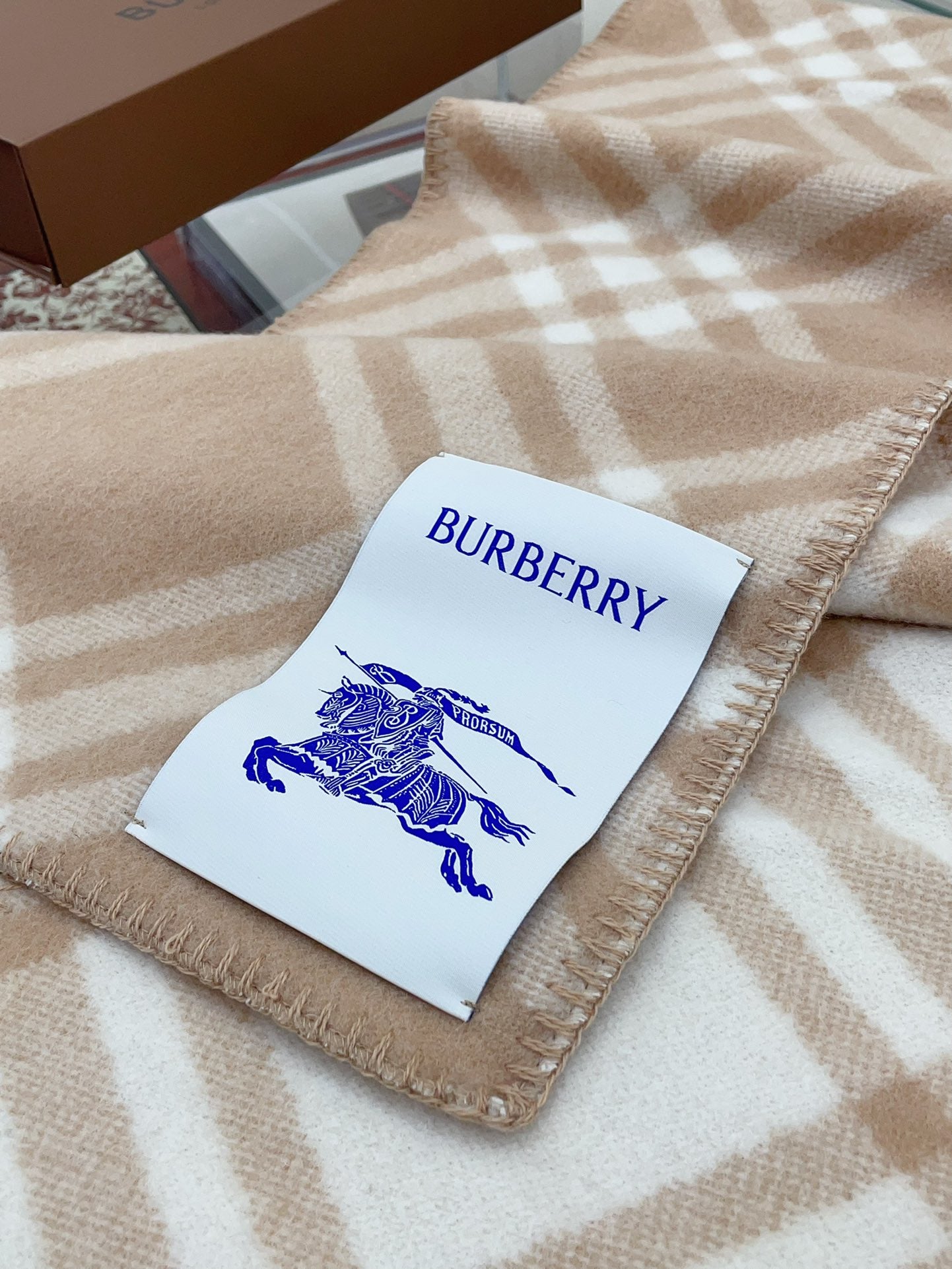Cashmere Blend Scarf: Softness of Cashmere with Added Durability for Daily Use