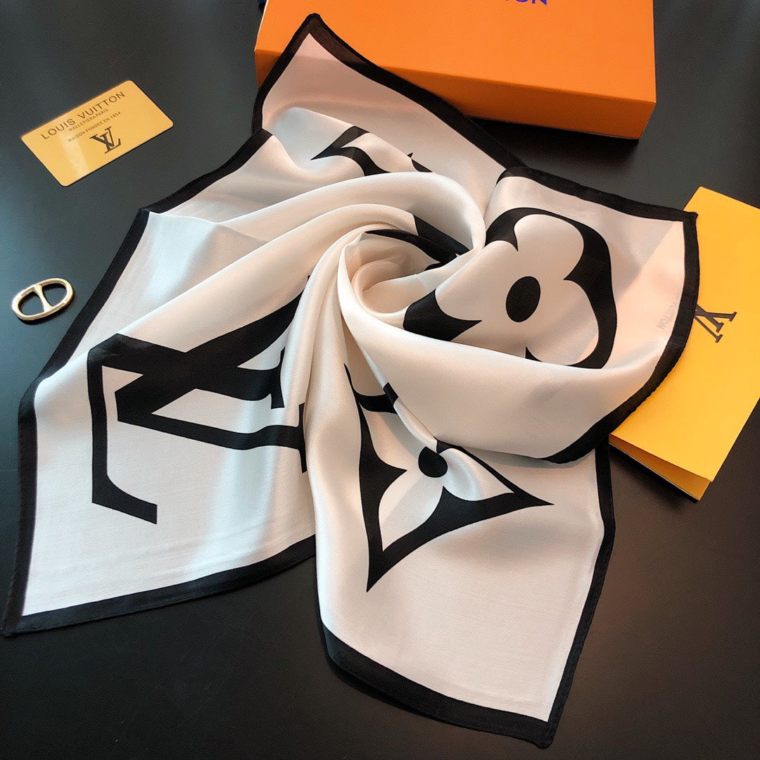 Wardrobe Game-Changer: Multi-Purpose Silk Scarves for Any Ensemble