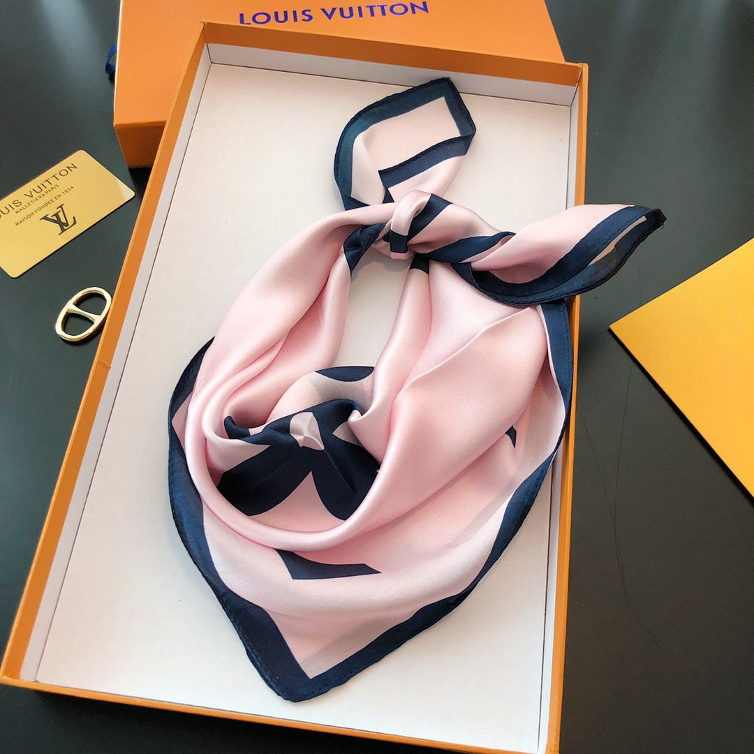 Wardrobe Game-Changer: Multi-Purpose Silk Scarves for Any Ensemble