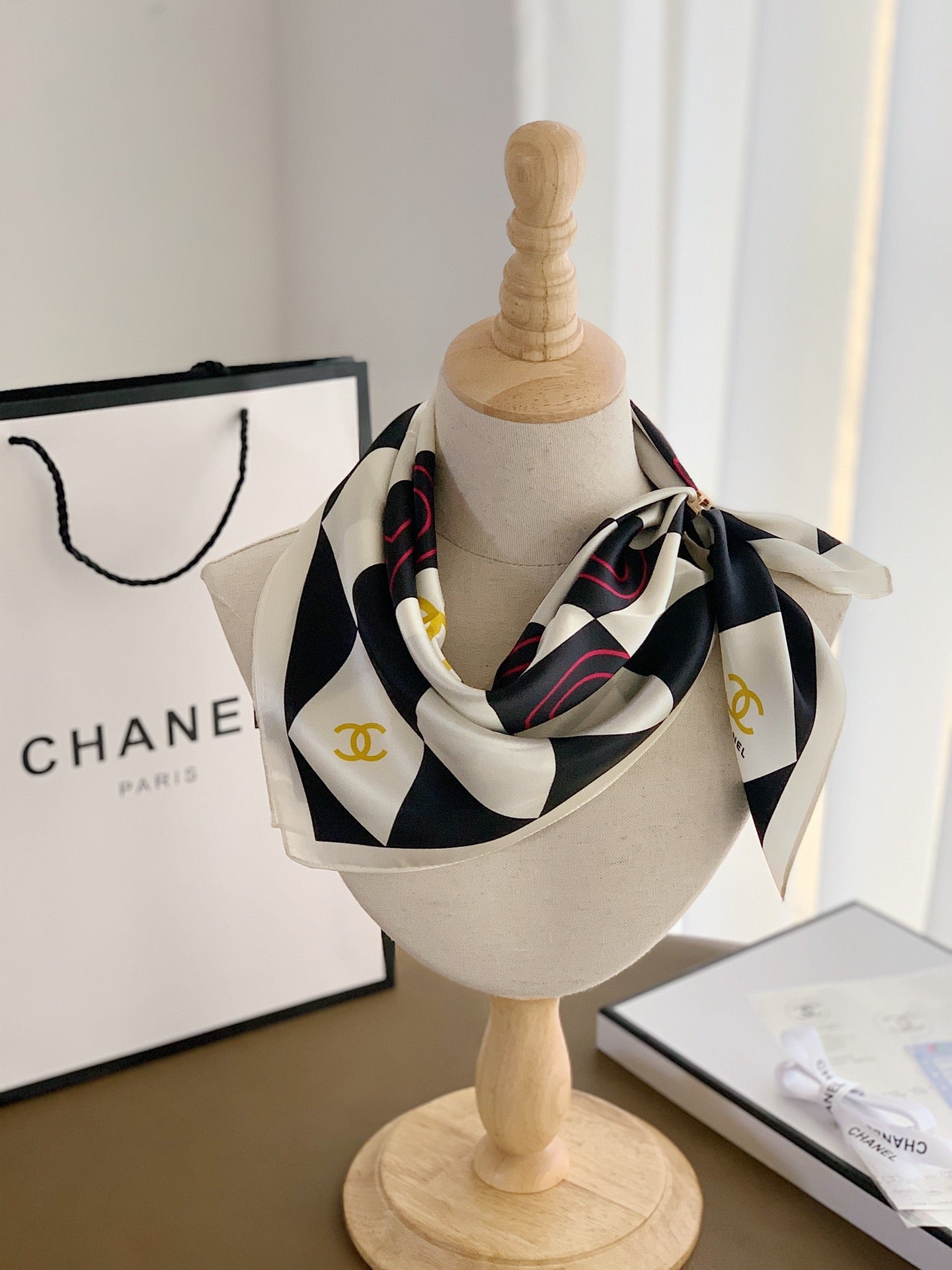Timeless Elegance: Versatile Silk Scarf for Every Fashion Ensemble