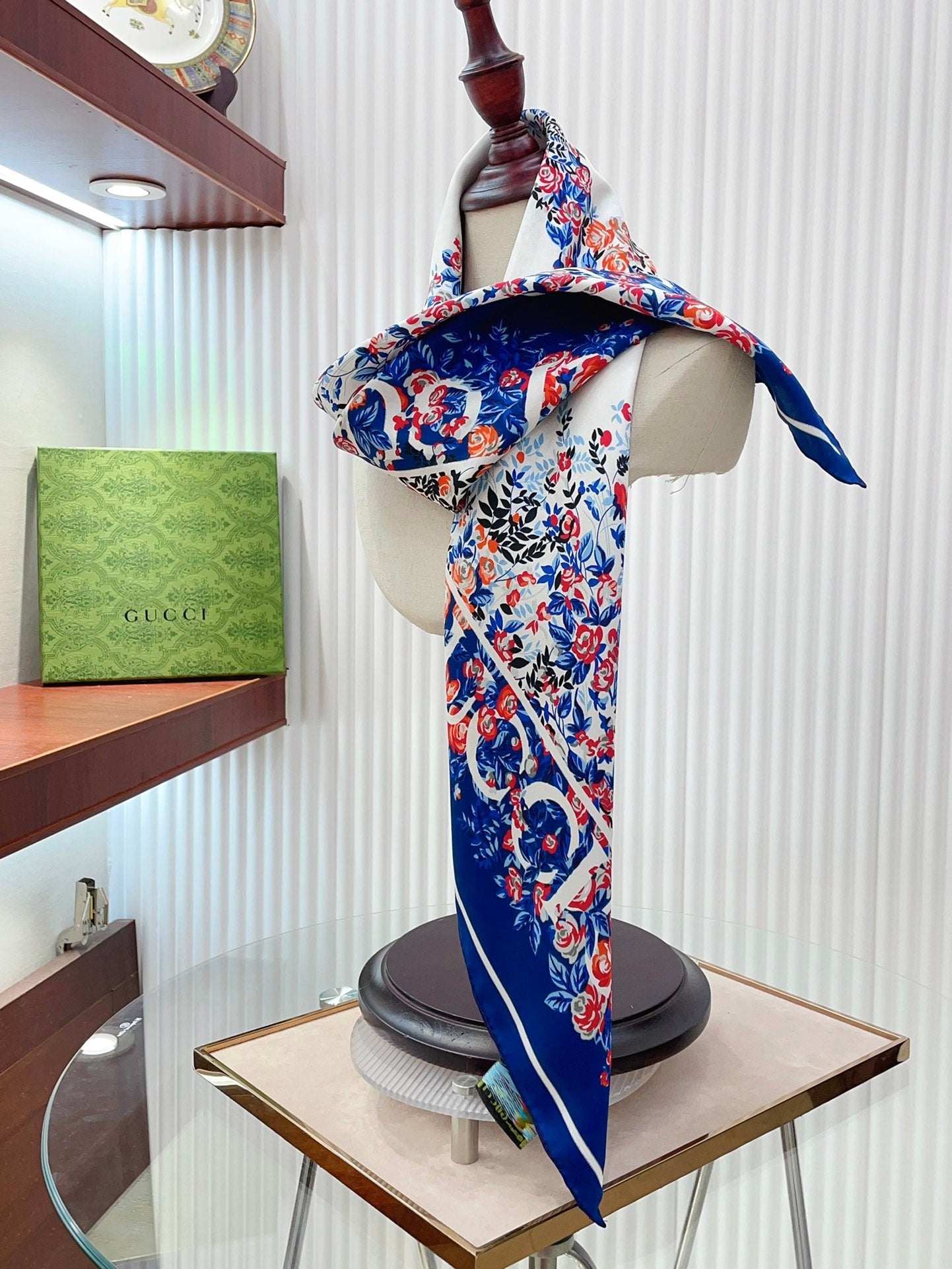 Go-To Versatile Silk Scarf: Effortless Chic for Any Outfit, Any Day