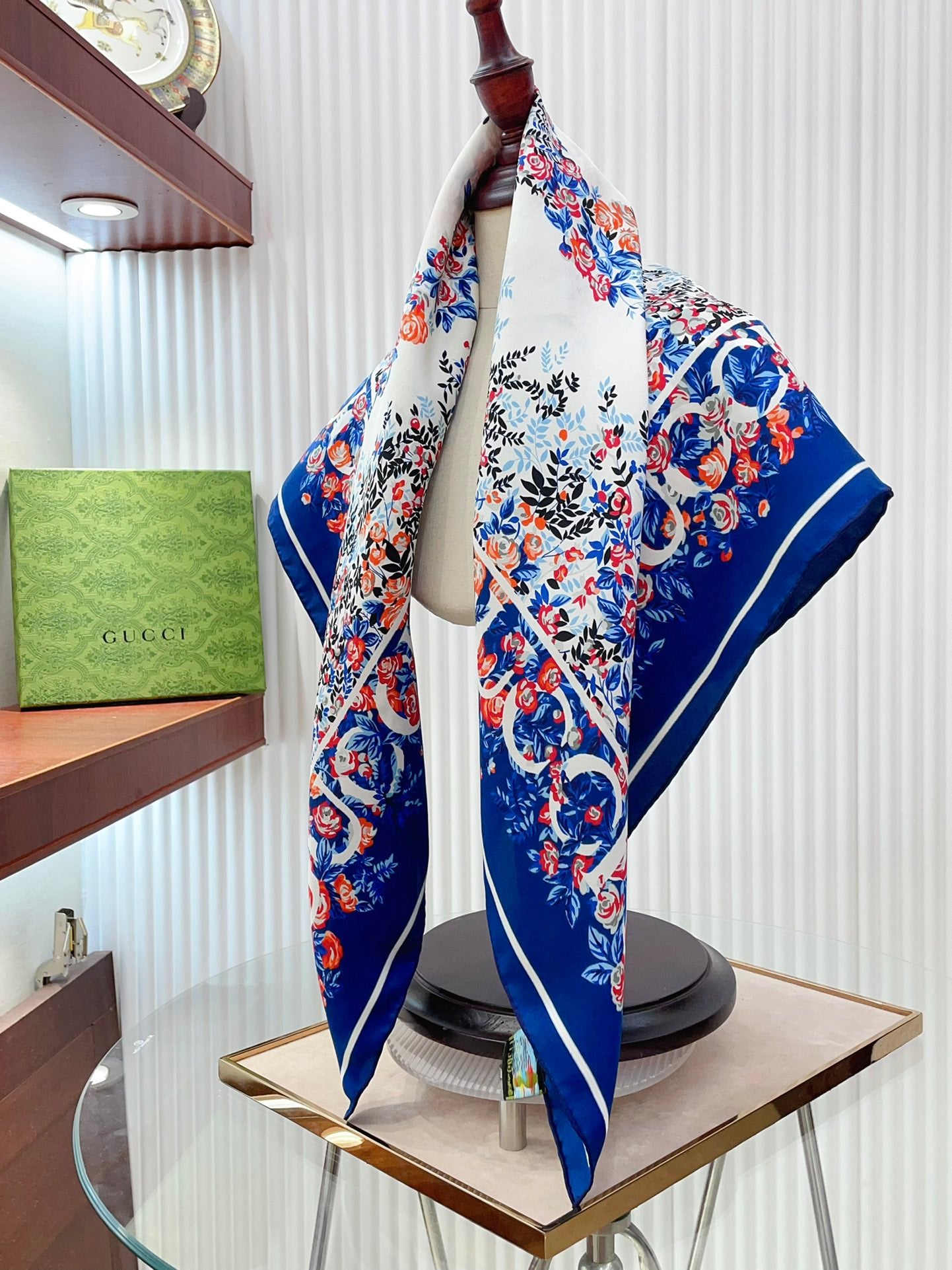 Go-To Versatile Silk Scarf: Effortless Chic for Any Outfit, Any Day