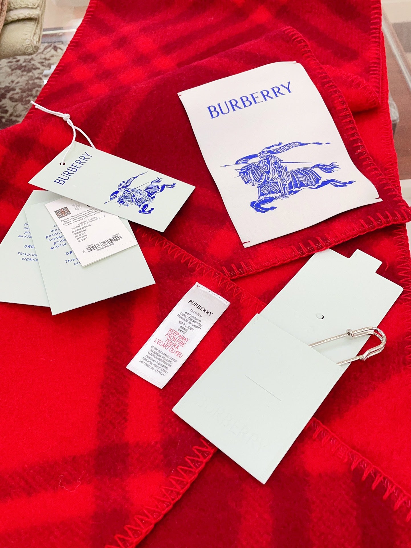 Cashmere Blend Scarf: Softness of Cashmere with Added Durability for Daily Use