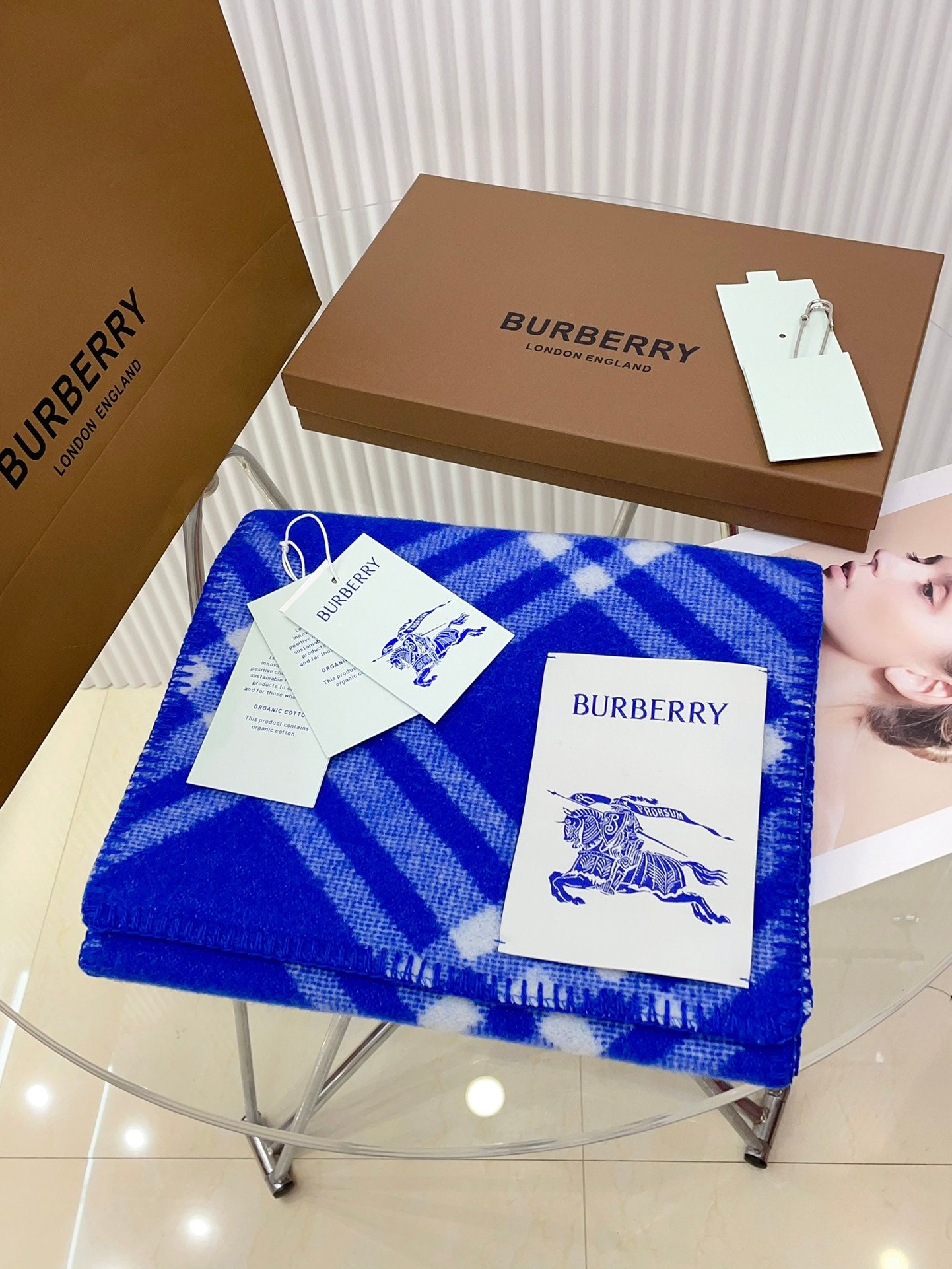 Cashmere Blend Scarf: Softness of Cashmere with Added Durability for Daily Use
