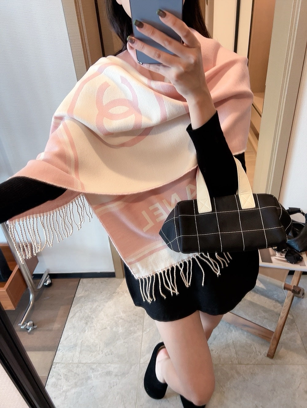 Solid Color Cashmere Scarf: Timeless Design That Never Goes Out of Fashion