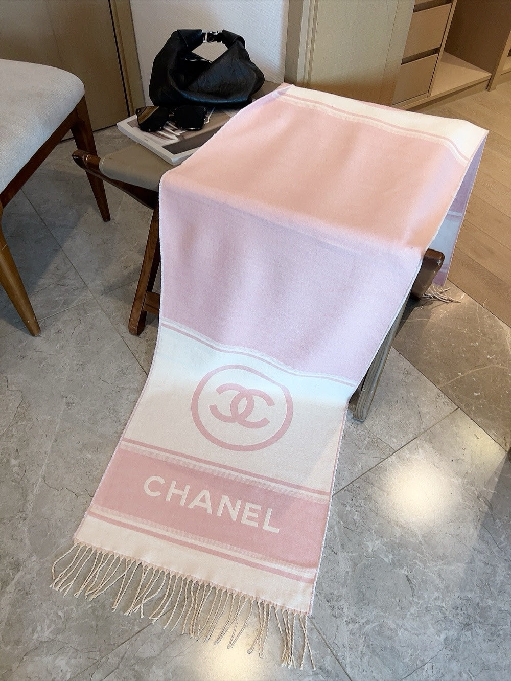 Solid Color Cashmere Scarf: Timeless Design That Never Goes Out of Fashion