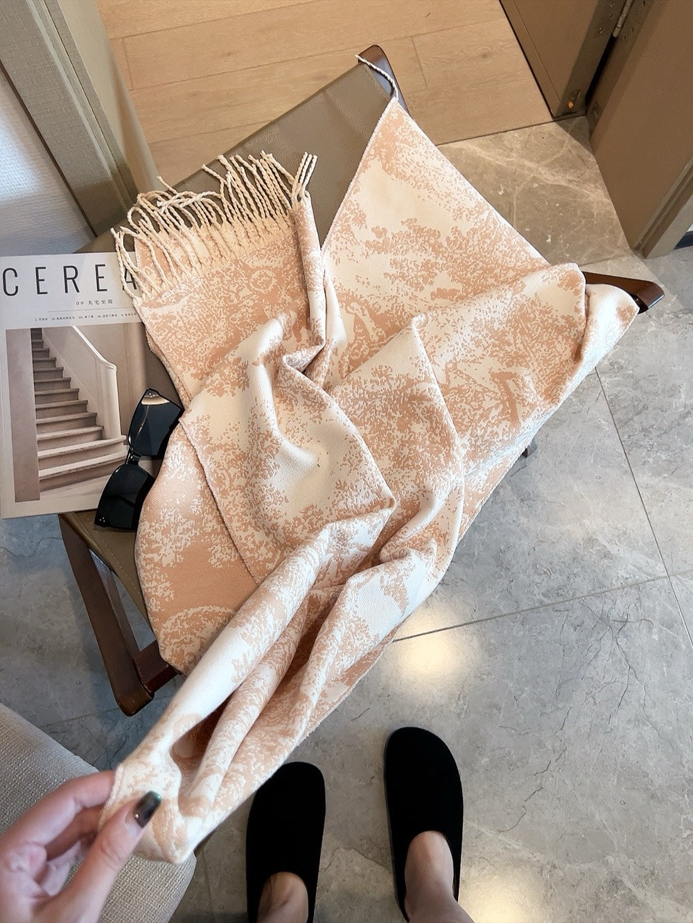 Long Cashmere Scarf: Adjustable Draping Options for Custom Style & Comfort