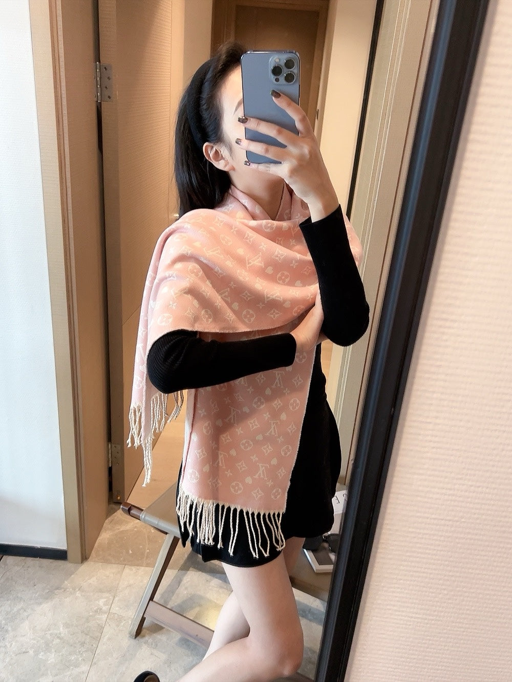 Fringed Cashmere Scarf: Classic Detailing to Enhance Any Coat or Sweater