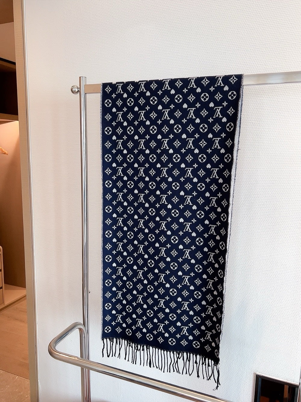 Fringed Cashmere Scarf: Classic Detailing to Enhance Any Coat or Sweater