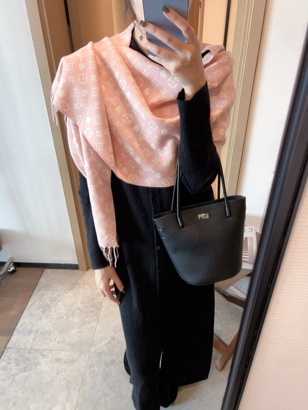 Printed Cashmere Scarf: Subtle Patterns to Add Personality to Your Wardrobe